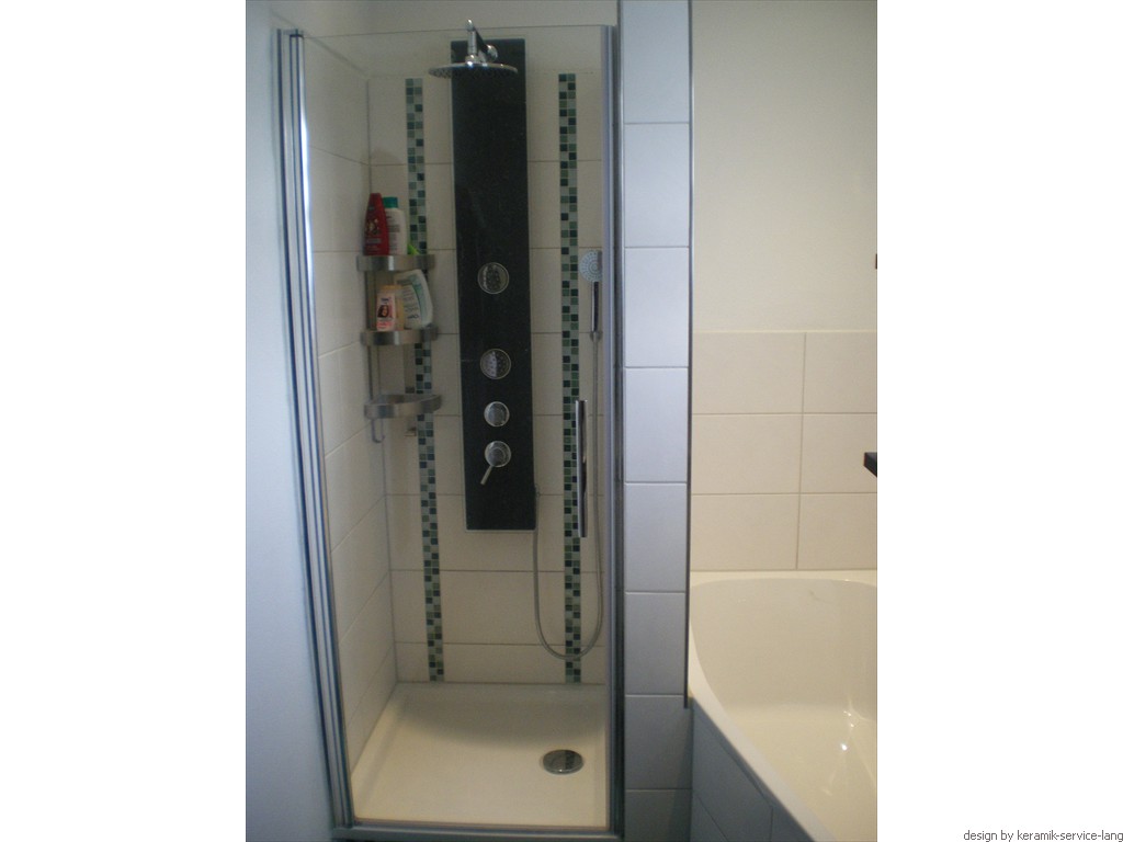 Wandfliese4 Steingut weiss matt, Borduere Glasmosaik